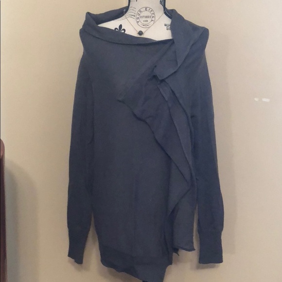 Gray asymmetric sweater - Picture 1 of 2
